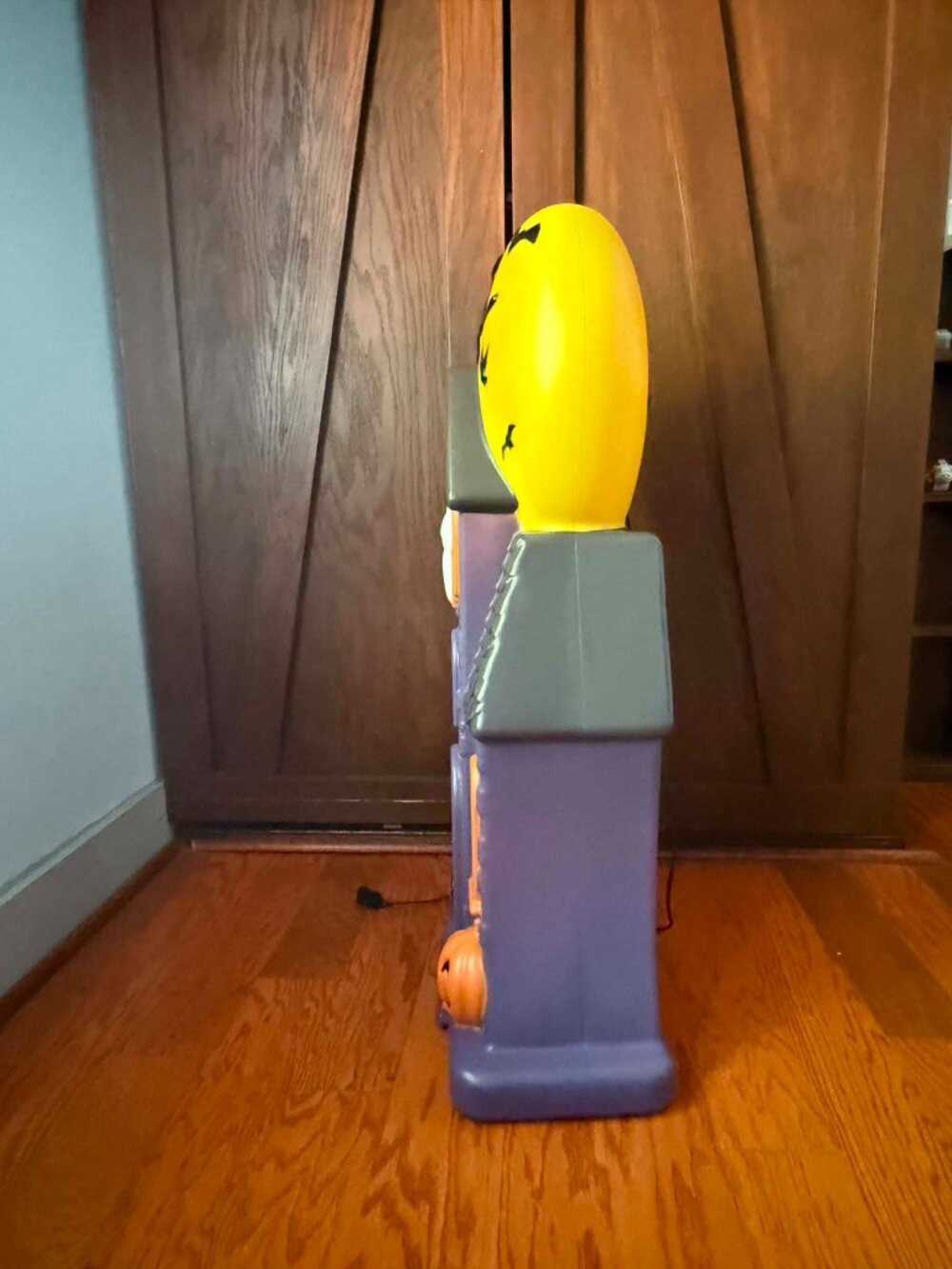 NWT Cracker Barrel Haunted House Blow Mold 36" Lighted Purple Halloween RARE - Picture 2 of 4
